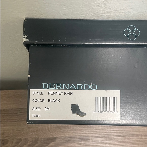 Bernardo Black Fringe Ankle Booties - Picture 2 of 3